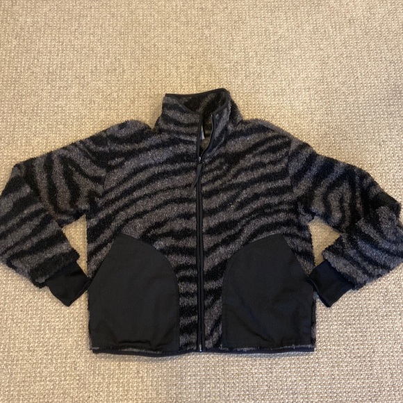 ❌SOLD❌ Varley Napoli fleece zebra print jacket - Picture 2 of 15